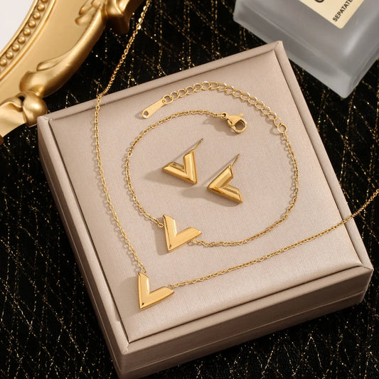 Signature | Geometry of Elegance