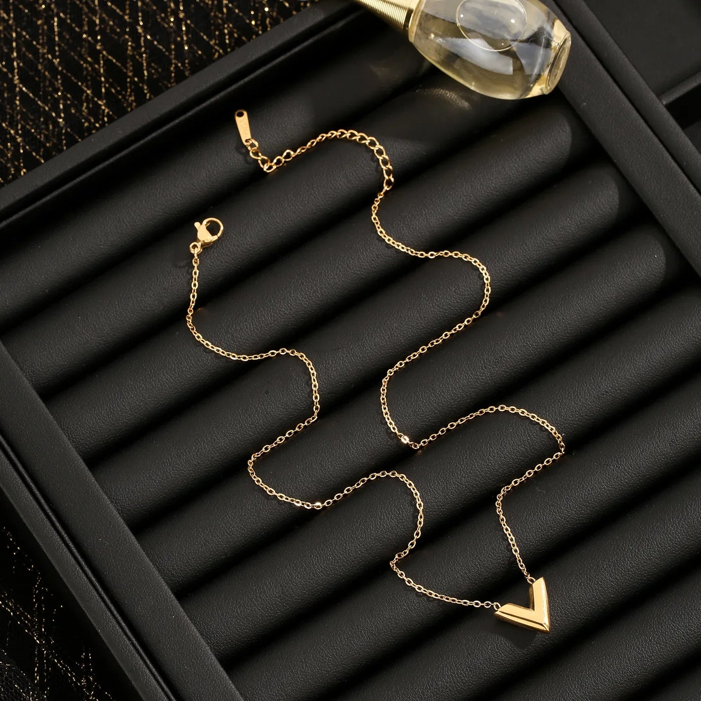 Signature | Geometry of Elegance