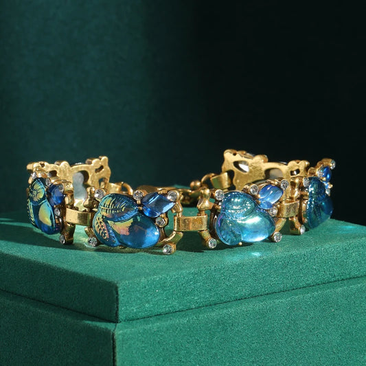 Lunara — Blue Vintage Glow