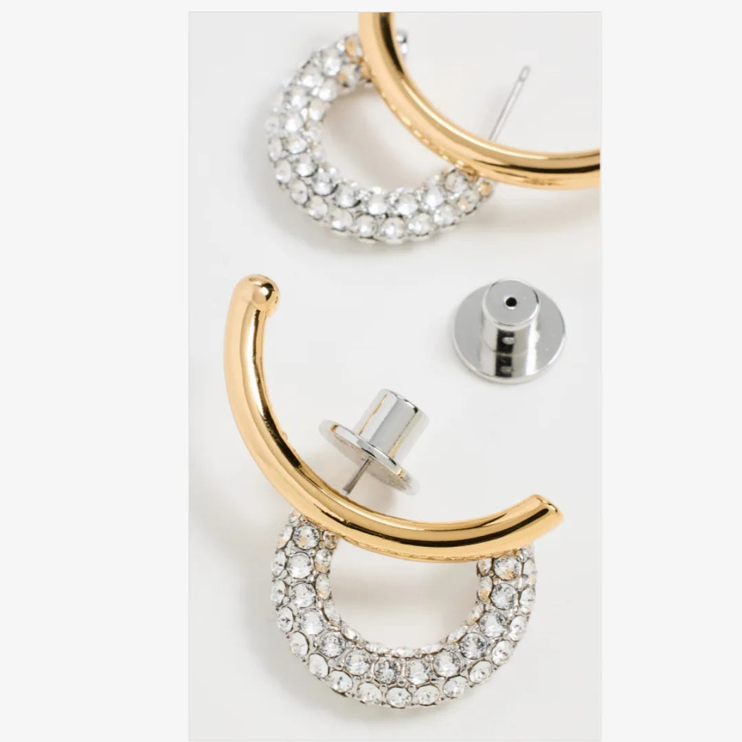 Auristelle | Radiance in Motion