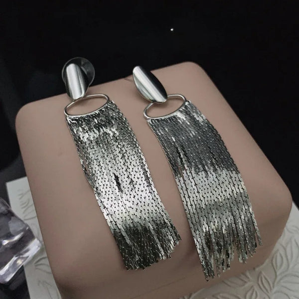 Aurévolta — Silver Cascade Glow