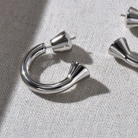 Aurivane | Sleek Curves. Timeless Confidence