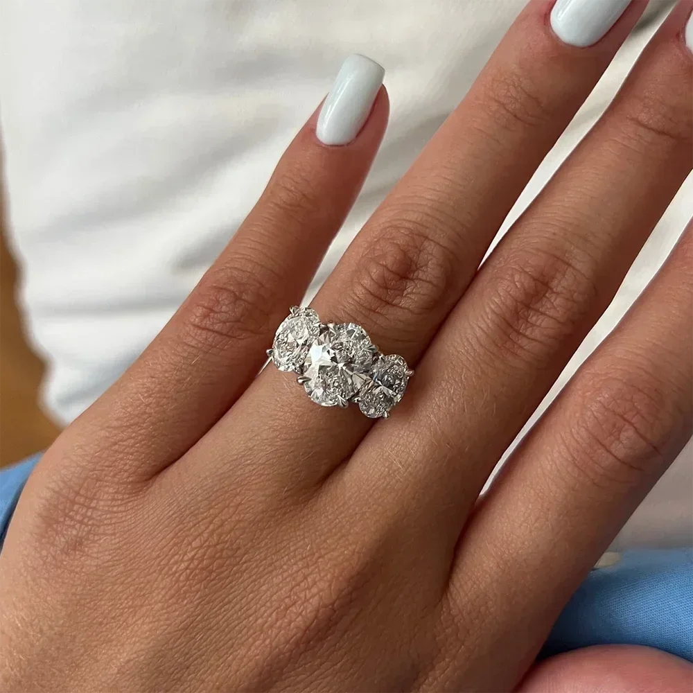 Eterna | 6 Karat Oval Moissanite Yüzük