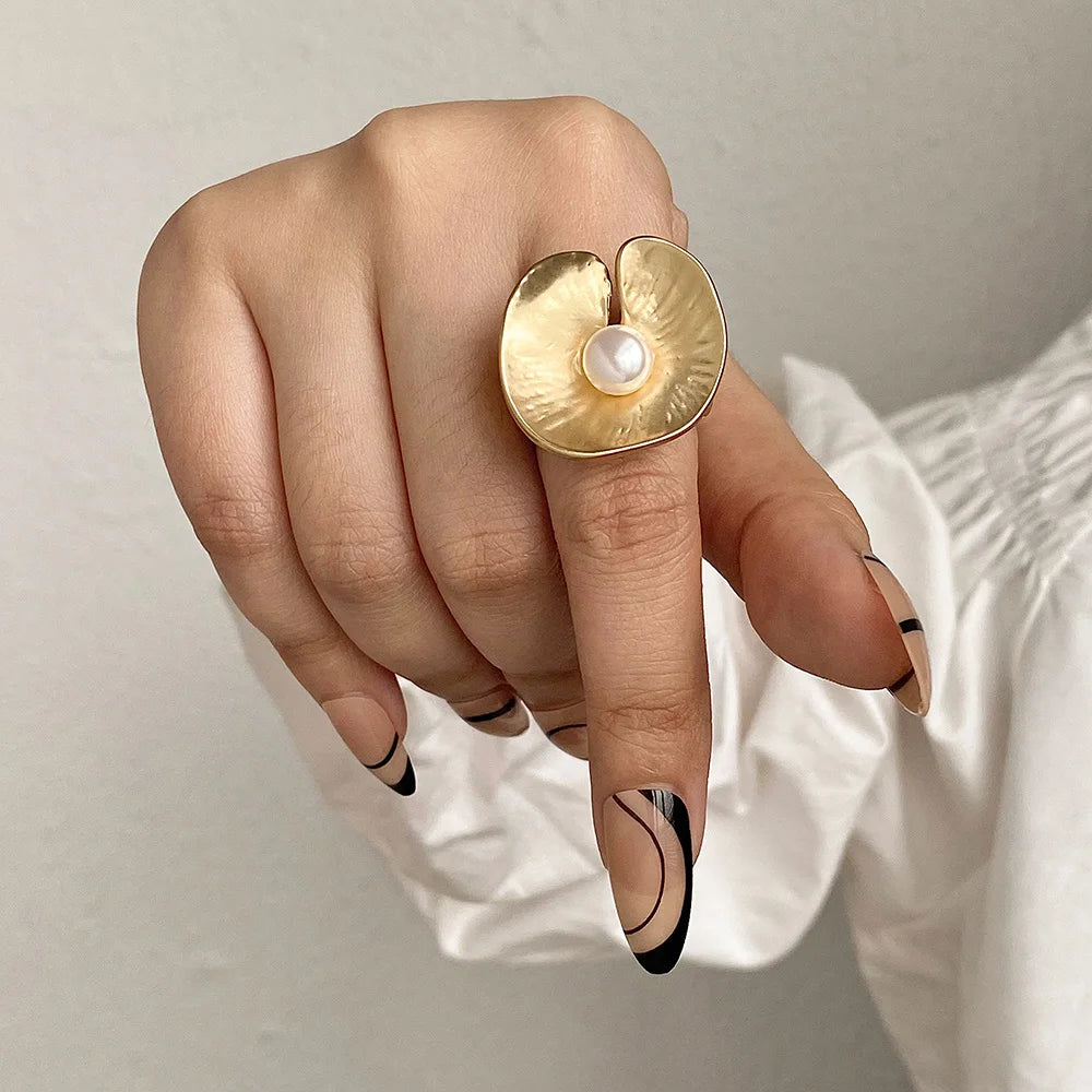 Scultura | Matte Gold | Bold Geometry