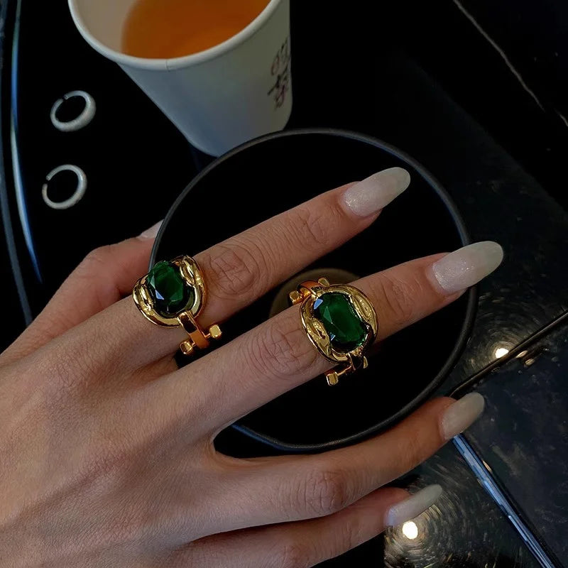 Émeraudelle | Bold Green Majesty
