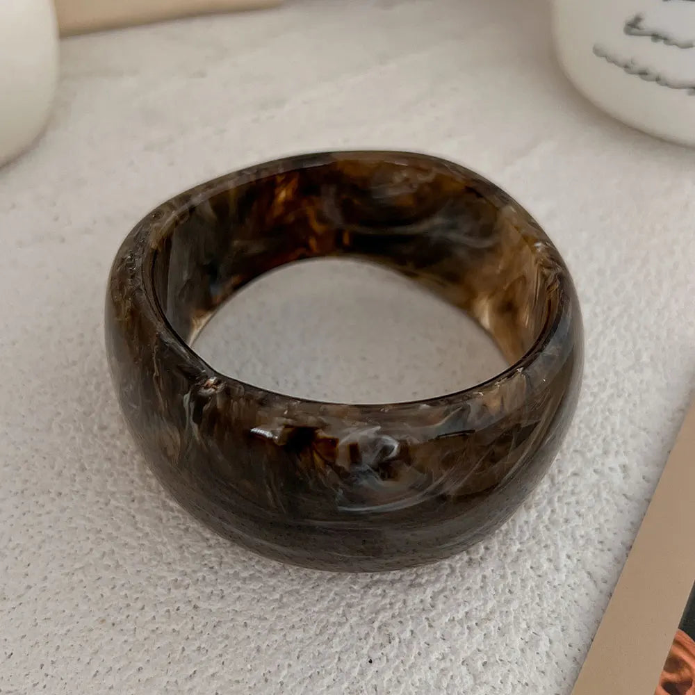 Marbélis | Resin | Retro Statement Bangle