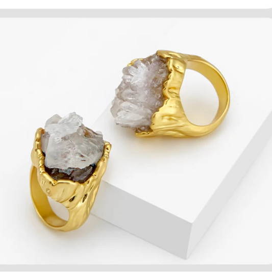 Lunesséra — Natural Gemstone