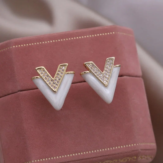 Élanvia | Twin V Elegance