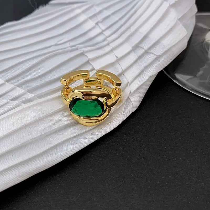 Émeraudelle | Bold Green Majesty