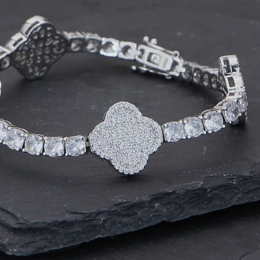 Clovisse | Fortune in Sparkling Light