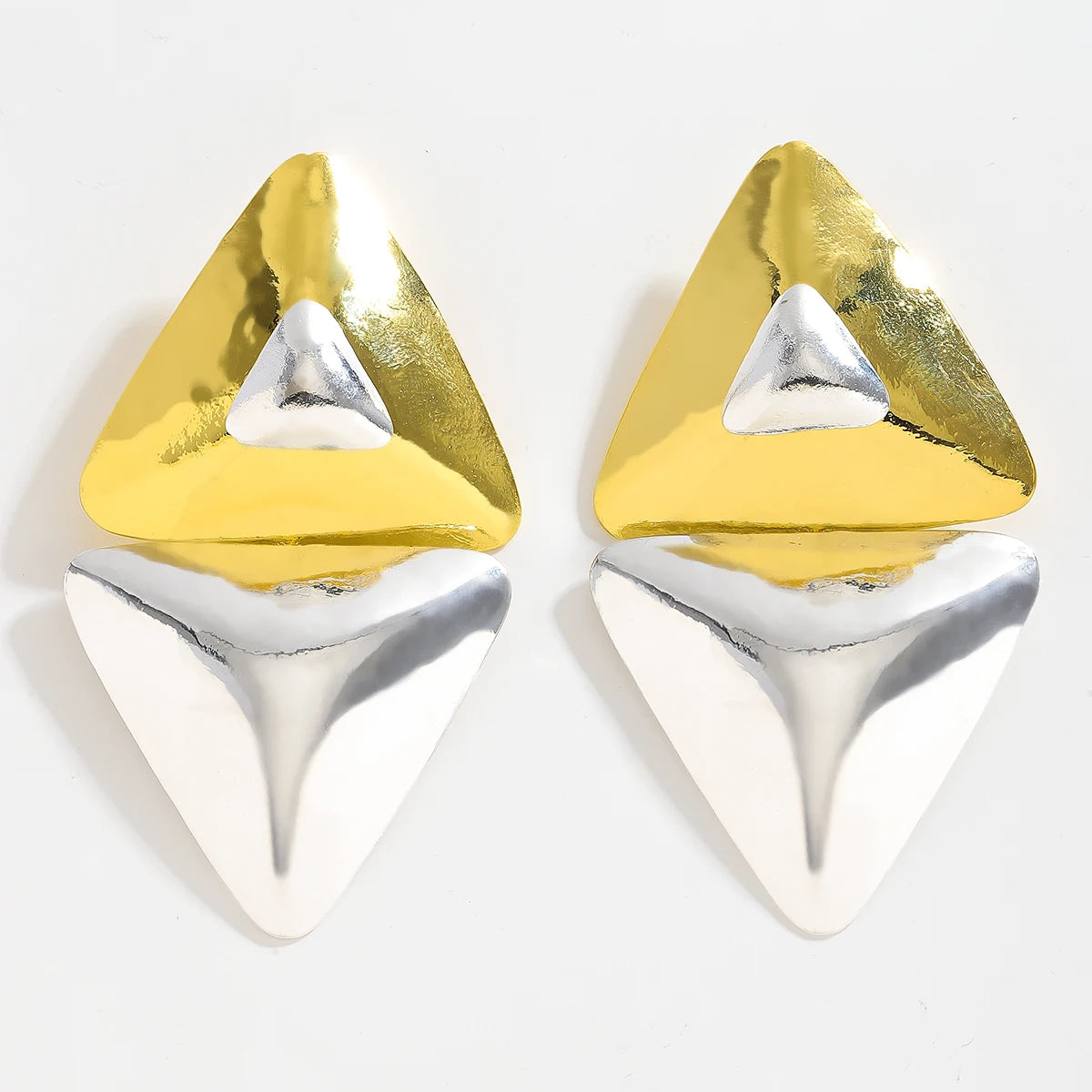 Aurivéra | Bold Geometric Statement