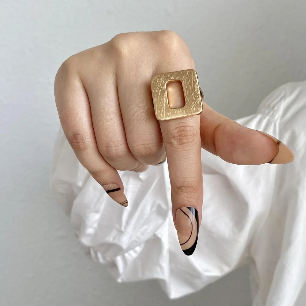 Scultura | Matte Gold | Bold Geometry