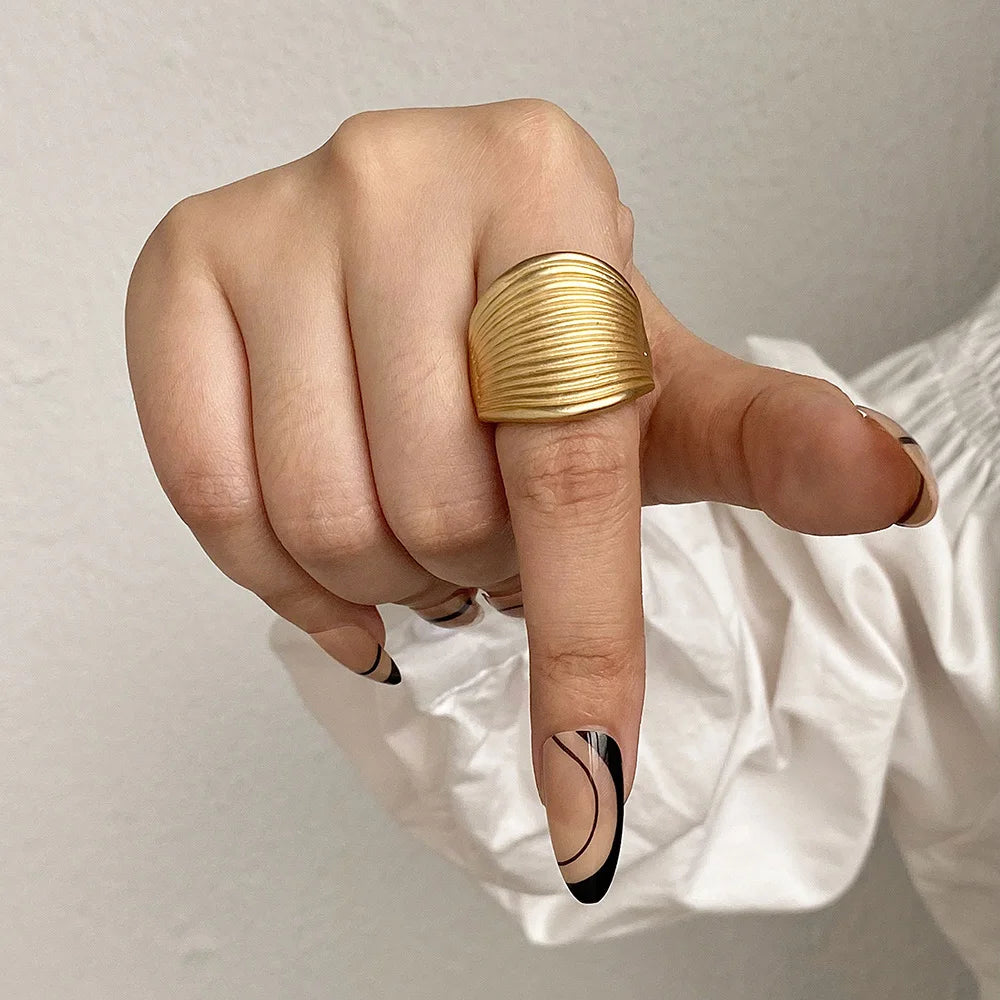 Scultura | Matte Gold | Bold Geometry