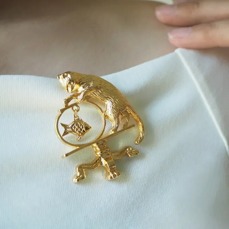 Felivine | Golden Playful Charm