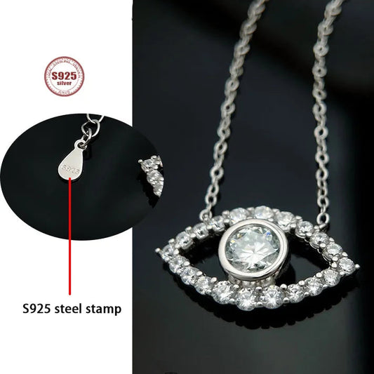 Auréveil | The Moissanite Eye Necklace