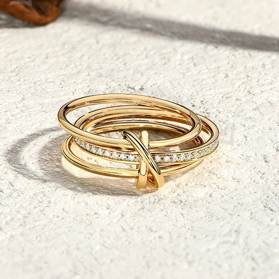 Triéne — Moissanite Balance Ring