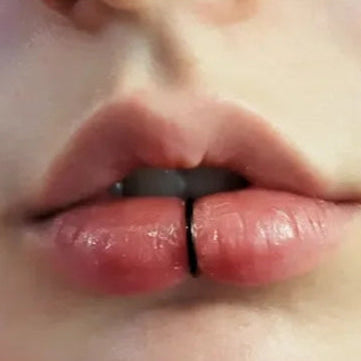Auralis | Sleek Unpierced Style