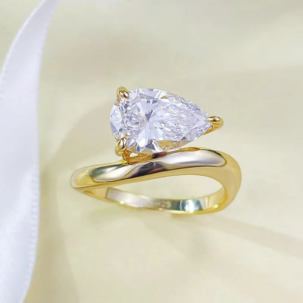 Soléra — Pear-Cut Brilliance