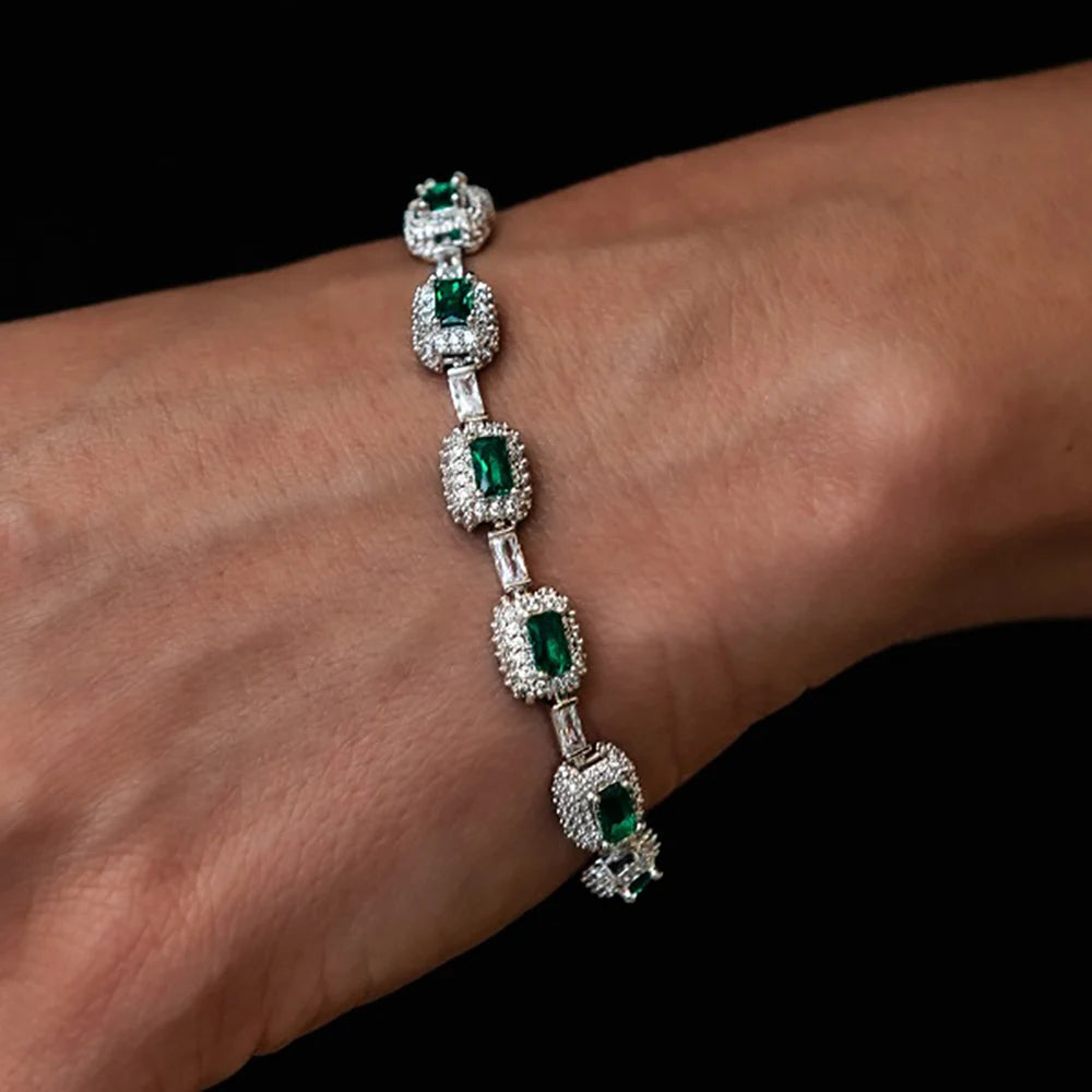 Verdura | Emerald Light in Motion