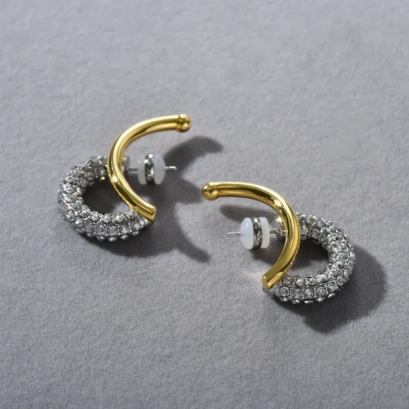 Auristelle | Radiance in Motion