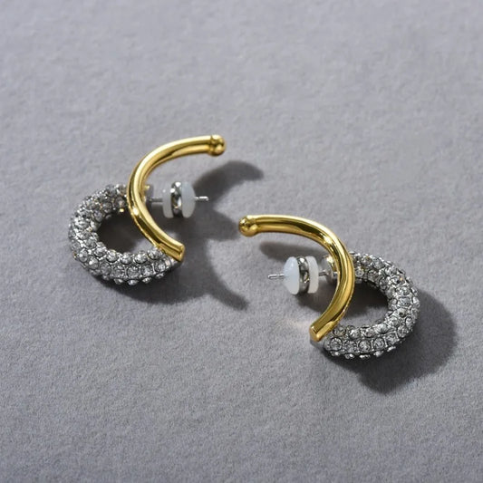 Auristelle | Radiance in Motion
