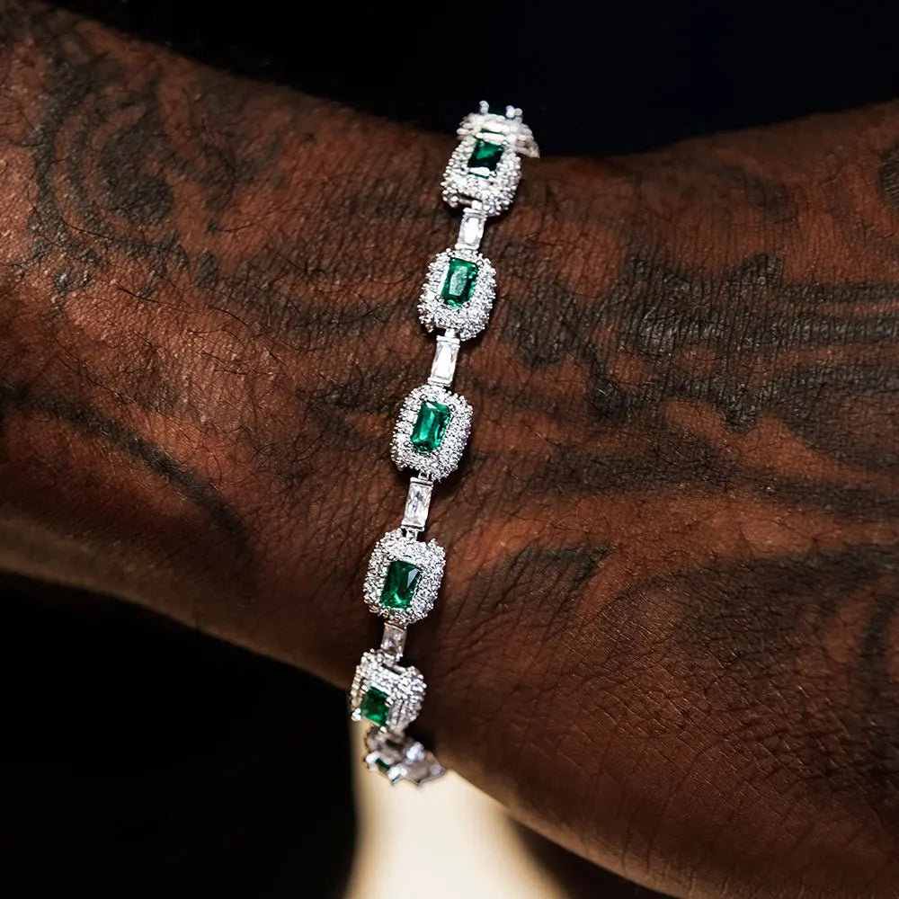 Verdura | Emerald Light in Motion
