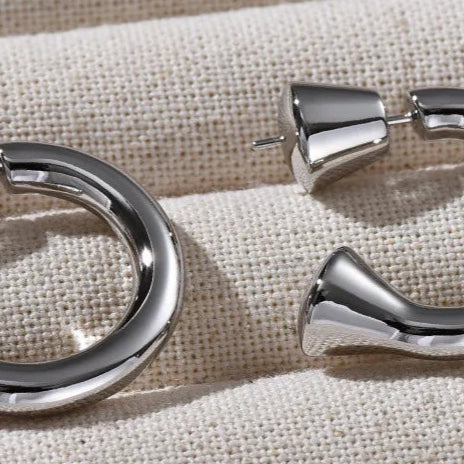 Aurivane | Sleek Curves. Timeless Confidence