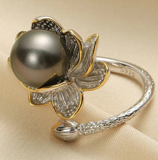 Lotéra | Tahitian Black Pearl | Lotus Design