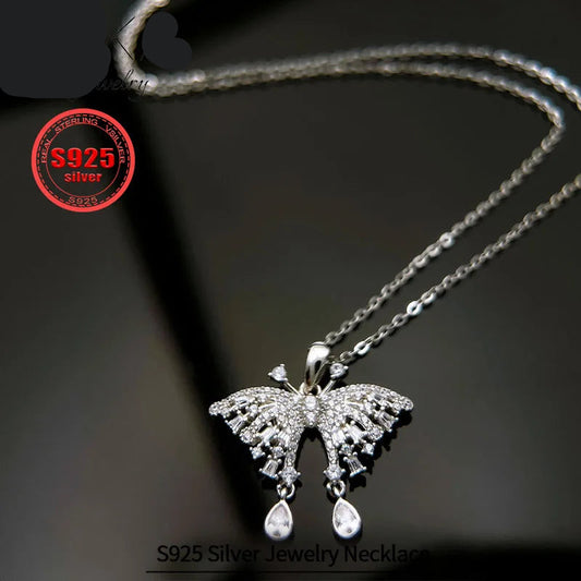 Papilloné | A Flight of Light