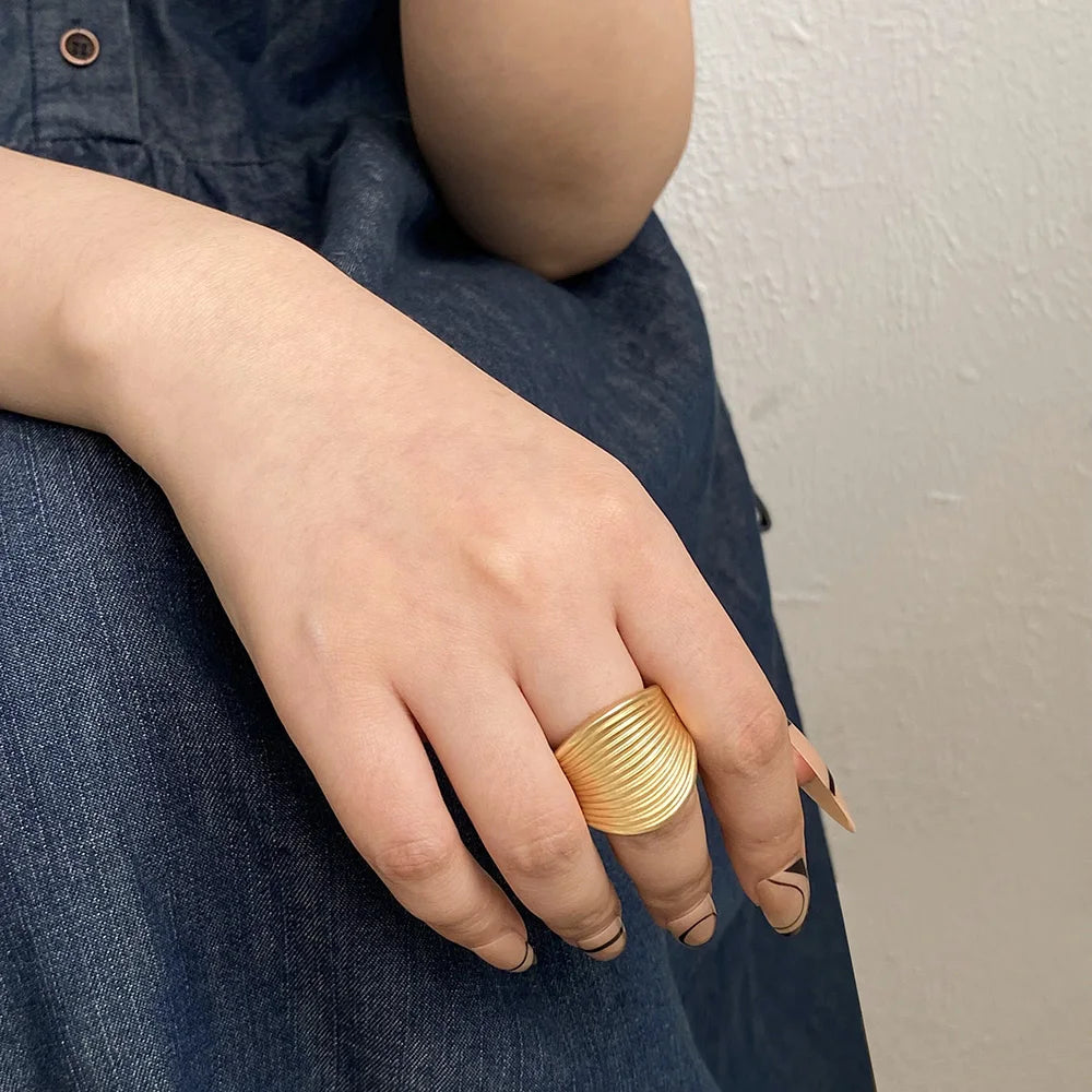 Scultura | Matte Gold | Bold Geometry