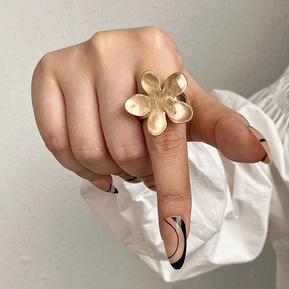 Scultura | Matte Gold | Bold Geometry