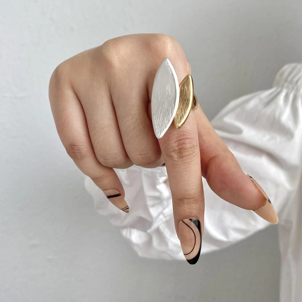 Scultura | Matte Gold | Bold Geometry