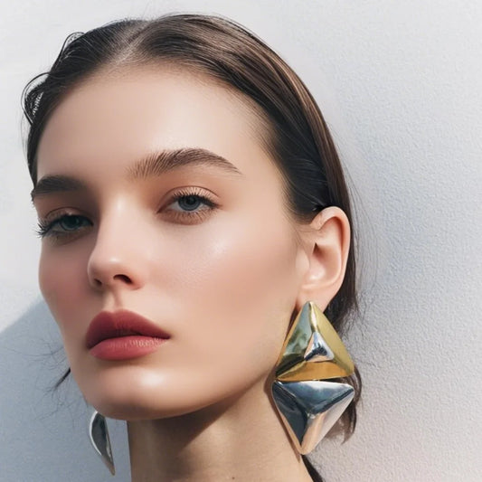 Aurivéra | Bold Geometric Statement
