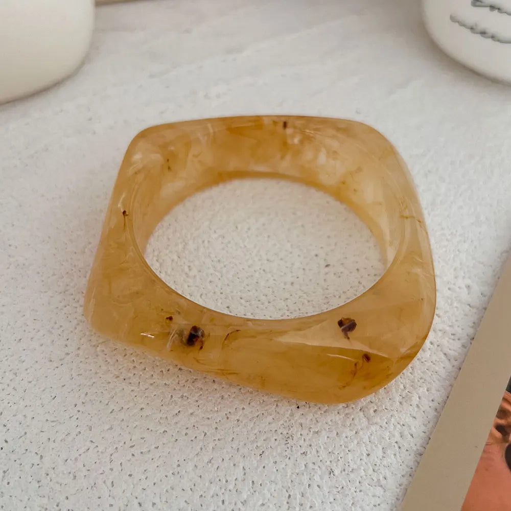 Marbélis | Resin | Retro Statement Bangle