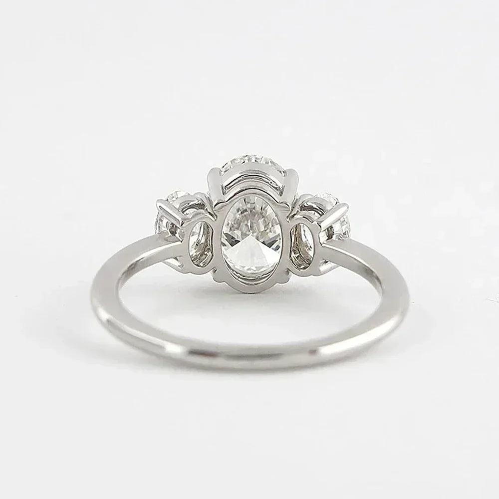 Eterna | 6 Karat Oval Moissanite Yüzük