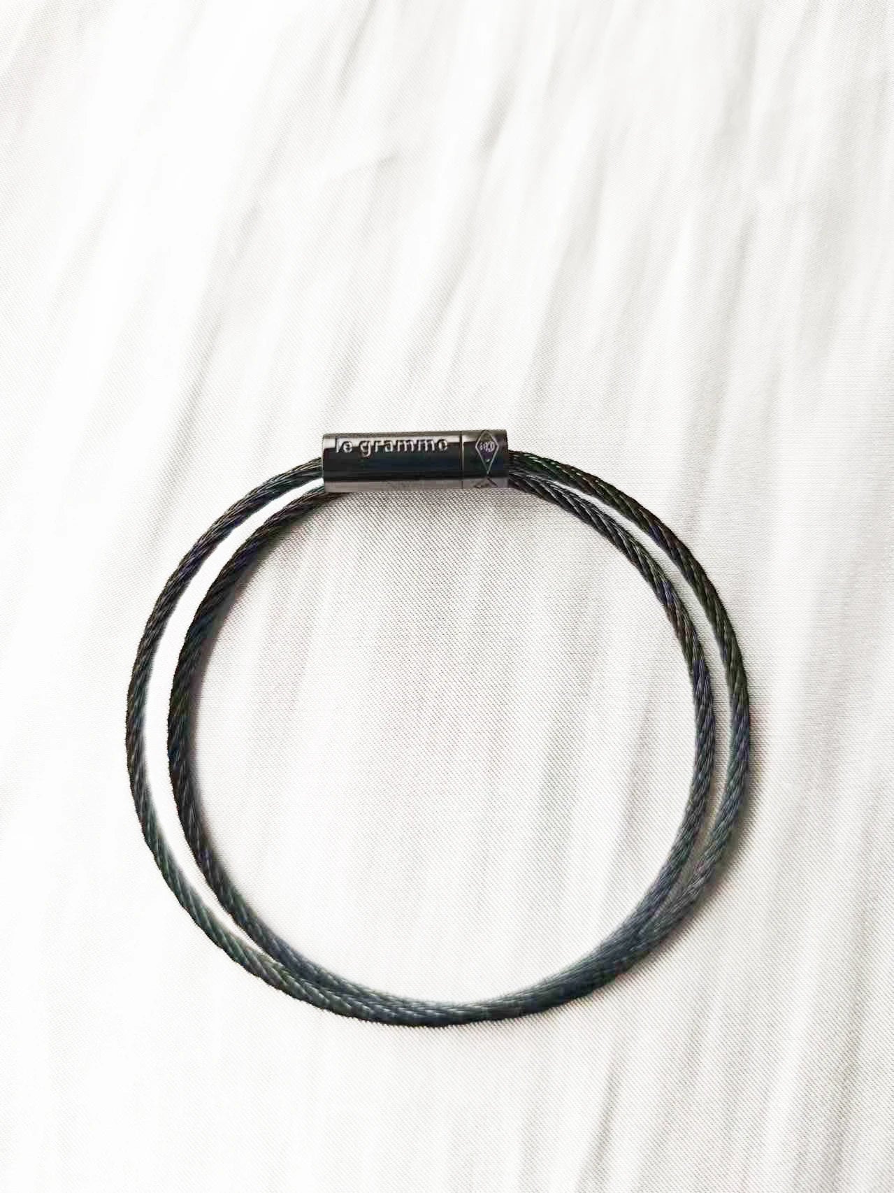 Noirvisse | Black Double-Wrap with Screw Clasp