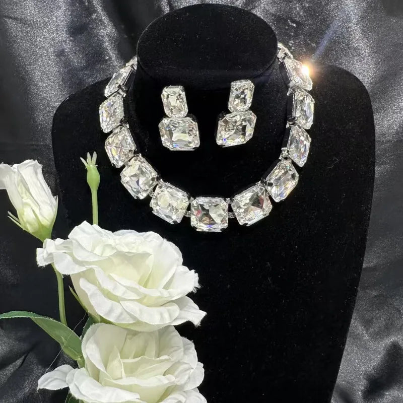 Aurestra | Bold Radiant Stones