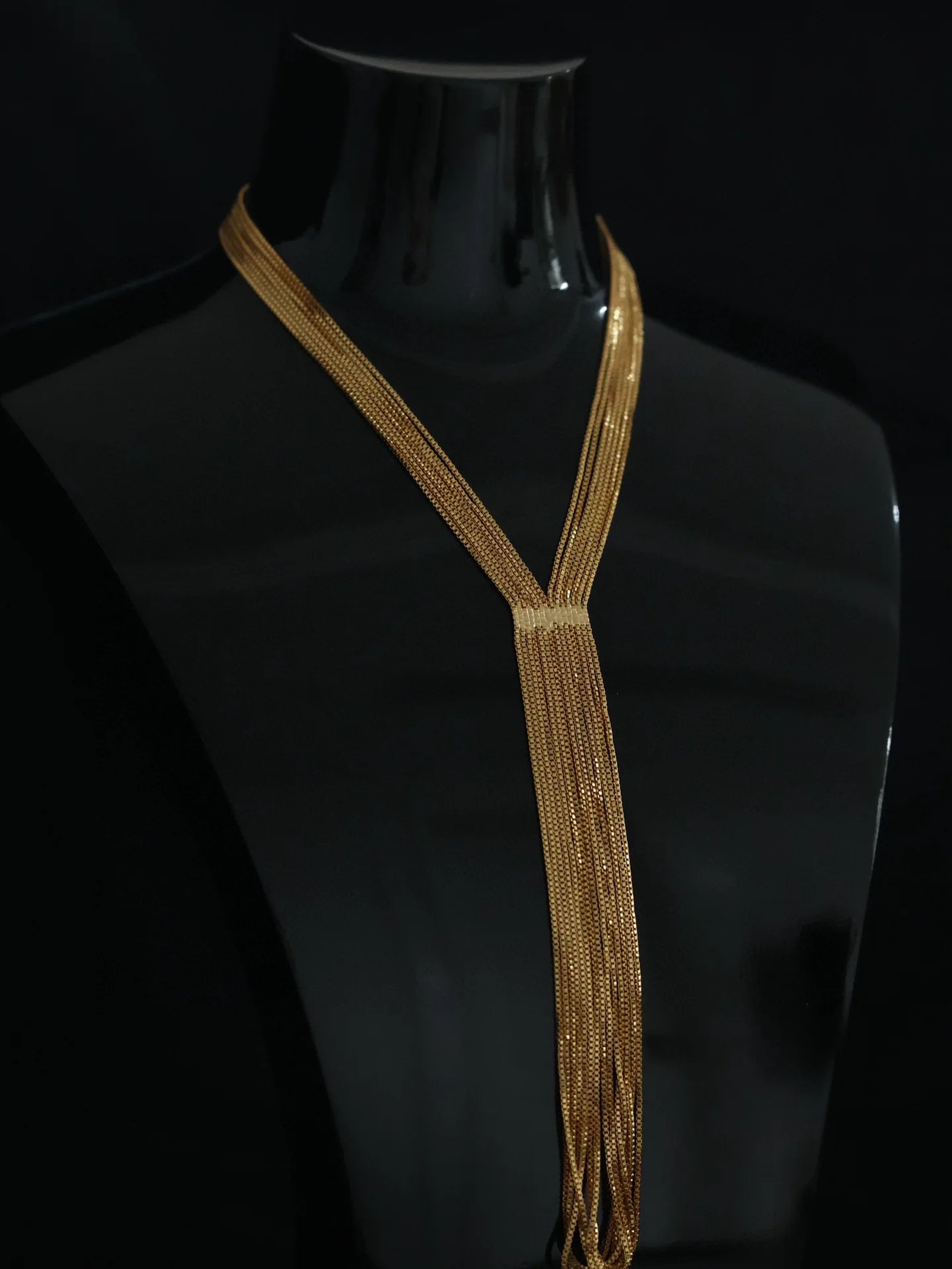 Elencia Set | Fluid Tassel Glow