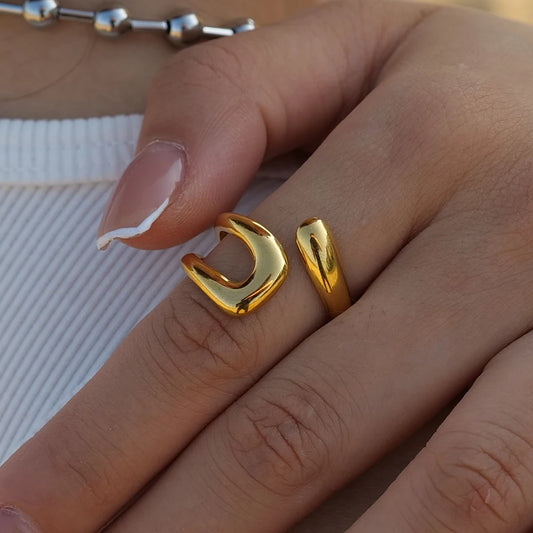 Aurevia | Sculpted Flow Rings