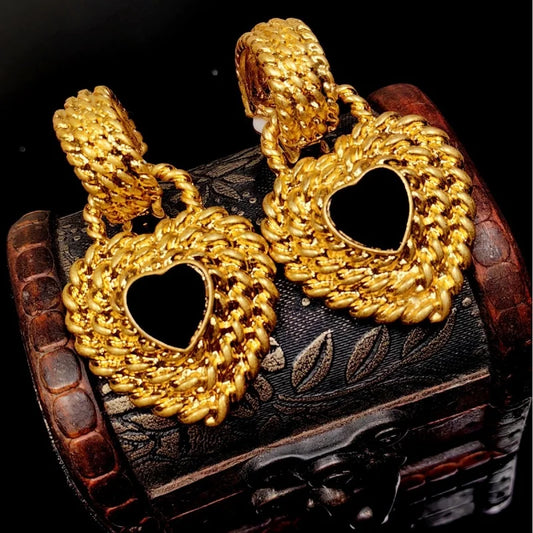 Aurélienne | Golden Heart Vintage Charm