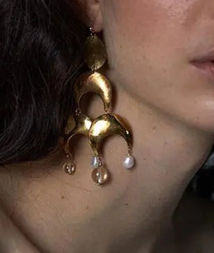 Lunara — Golden Echo Pearls