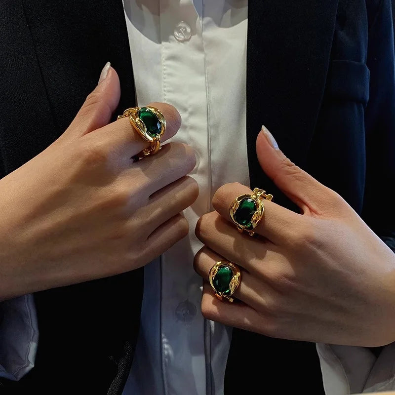 Émeraudelle | Bold Green Majesty