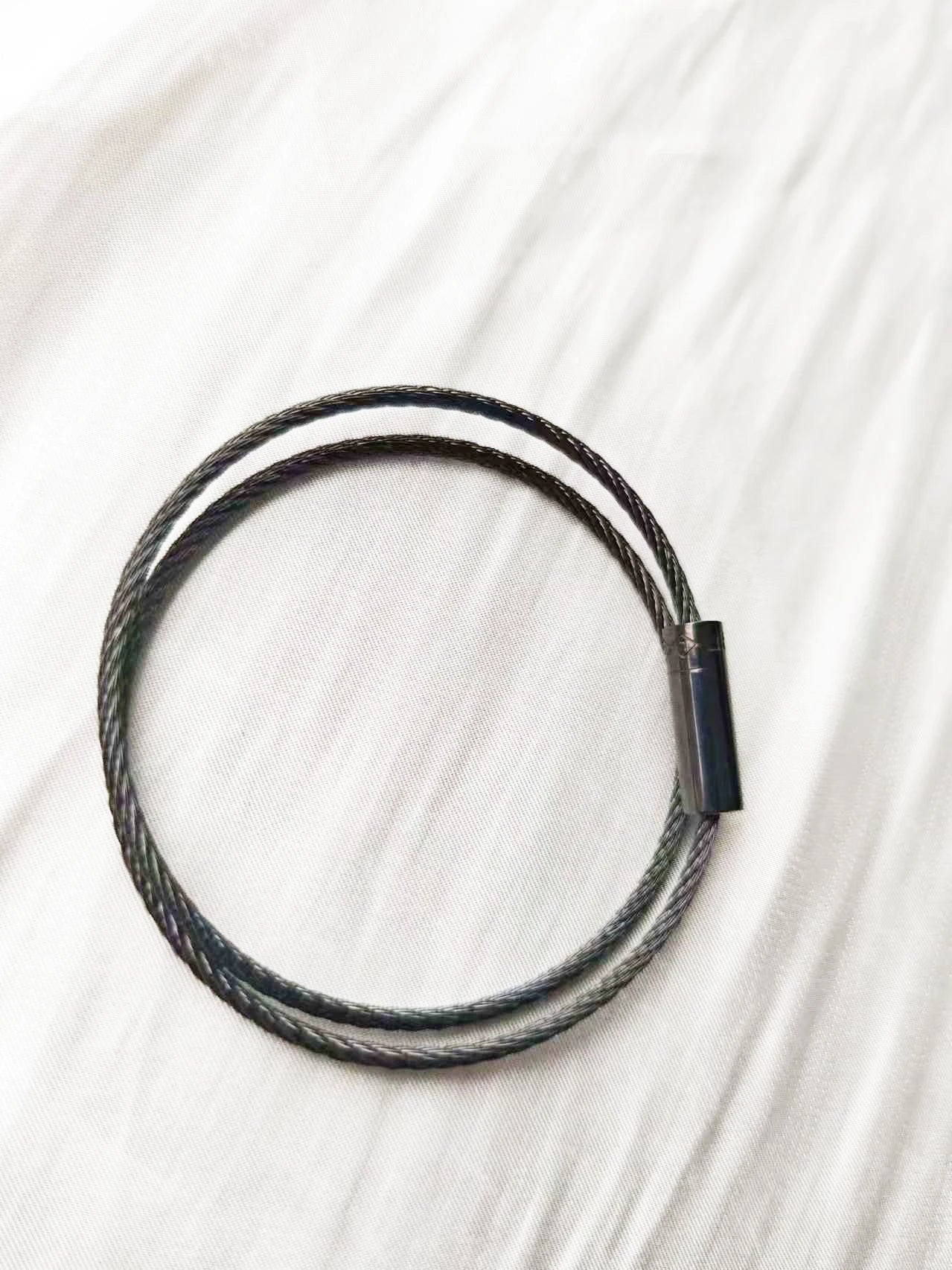 Noirvisse | Black Double-Wrap with Screw Clasp