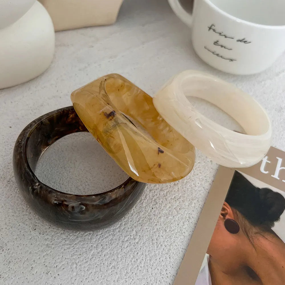 Marbélis | Resin | Retro Statement Bangle