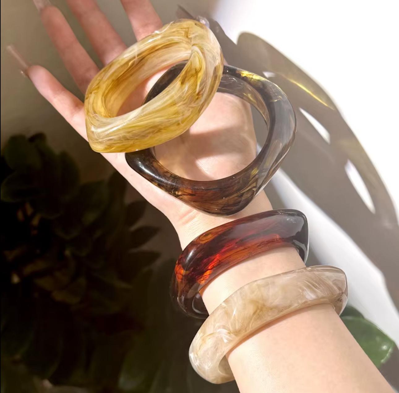 Marbélis — Retro Statement Bangle