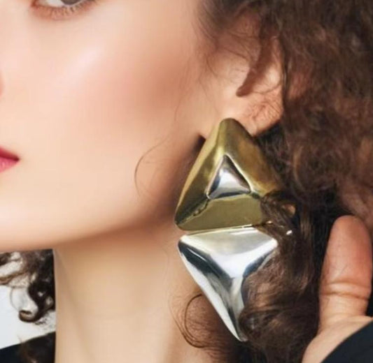 Aurivéra — Bold Geometric Statement