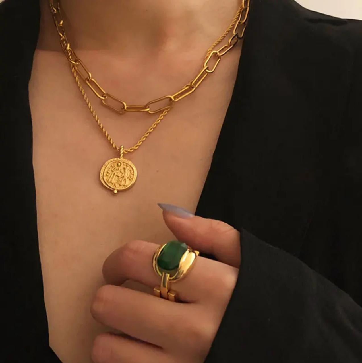 Émeraudelle — Bold Green Majesty