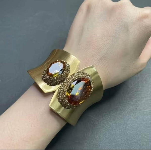 Aurevia — Golden Ember Majesty