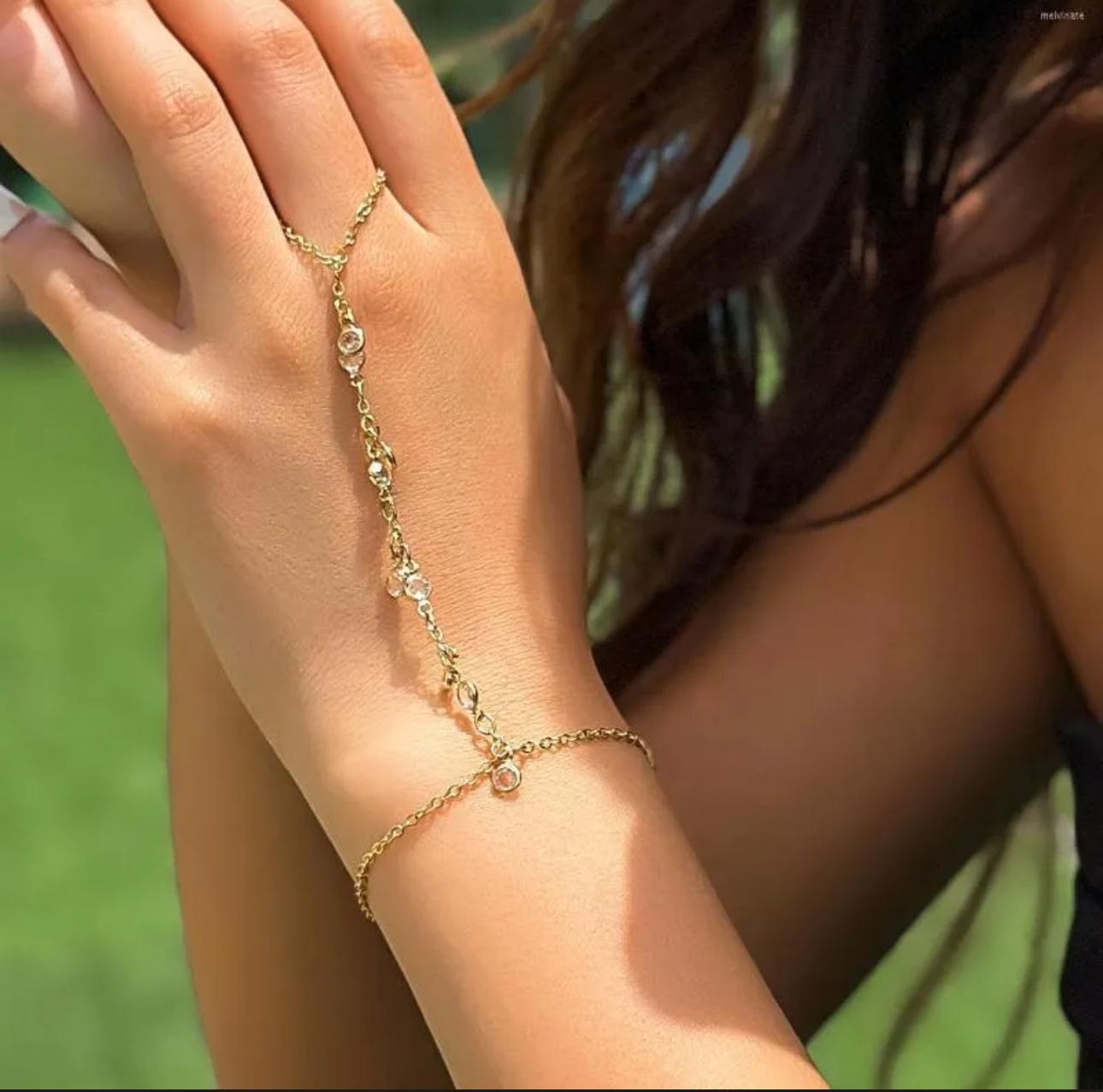 Élysara — Whisper of Crystal Chains