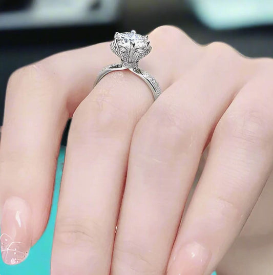 Florévia — A Blossom of Eternal Light